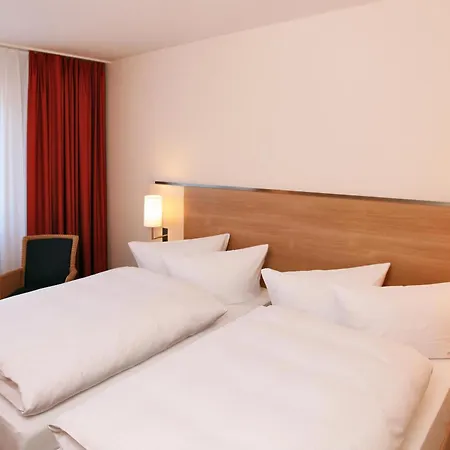 Hotel H+ 3*