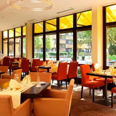 Hotel H+